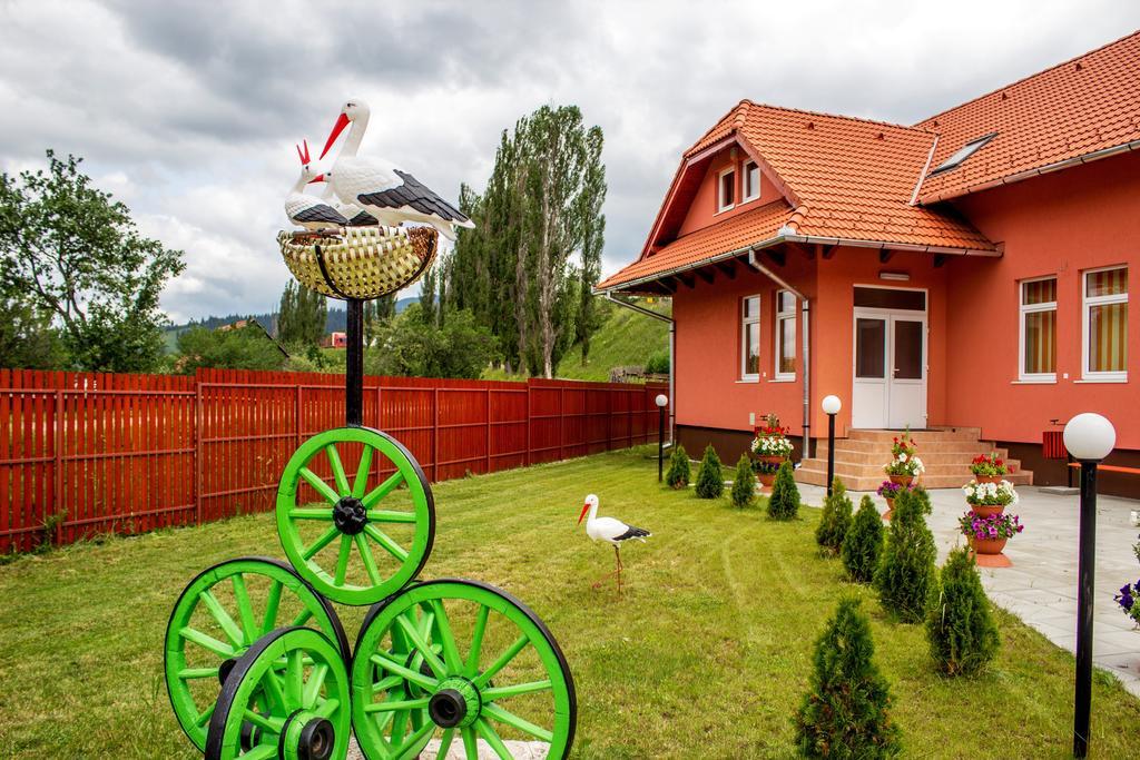 Picnic Panzio Bed & Breakfast Lunca de Sus Exterior photo