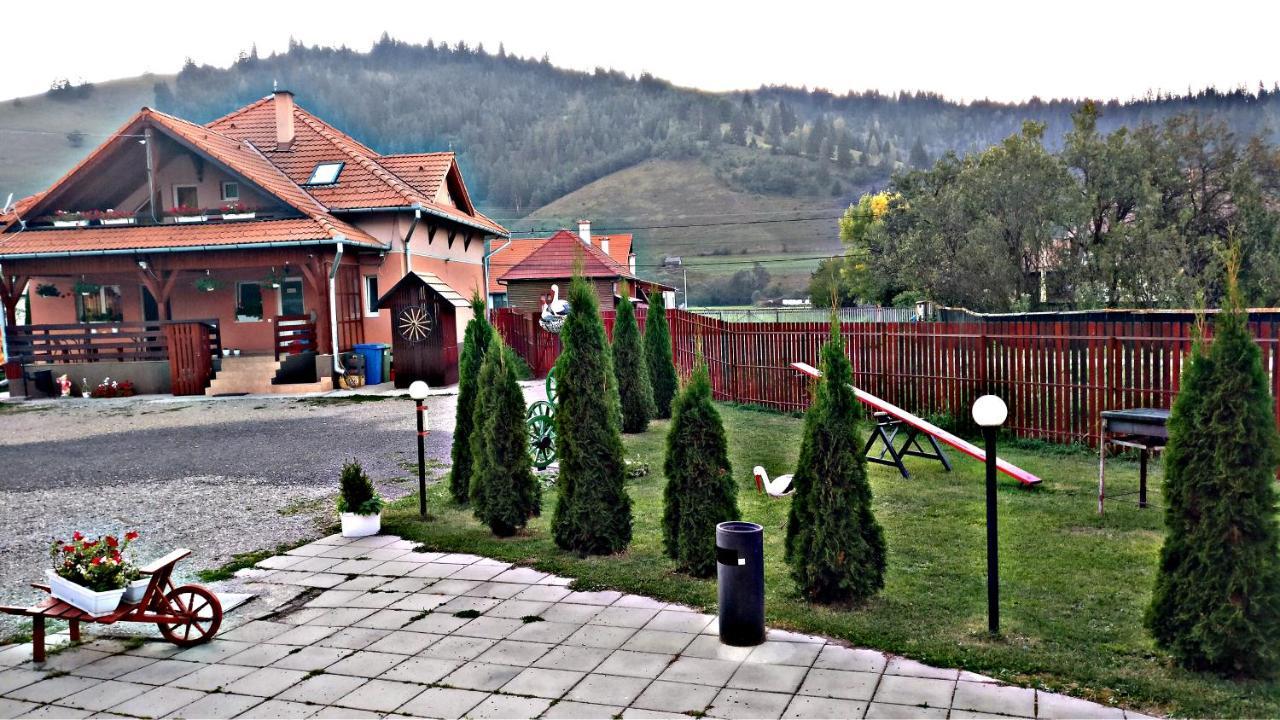 Picnic Panzio Bed & Breakfast Lunca de Sus Exterior photo