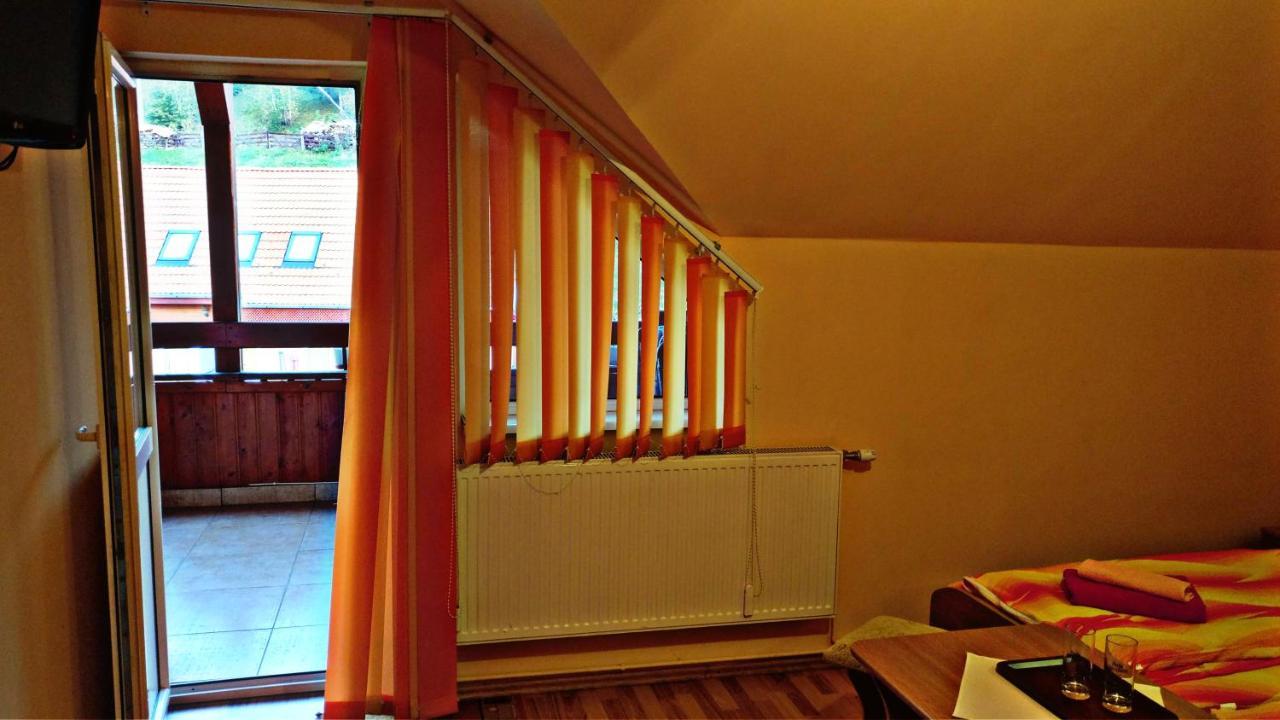 Picnic Panzio Bed & Breakfast Lunca de Sus Exterior photo